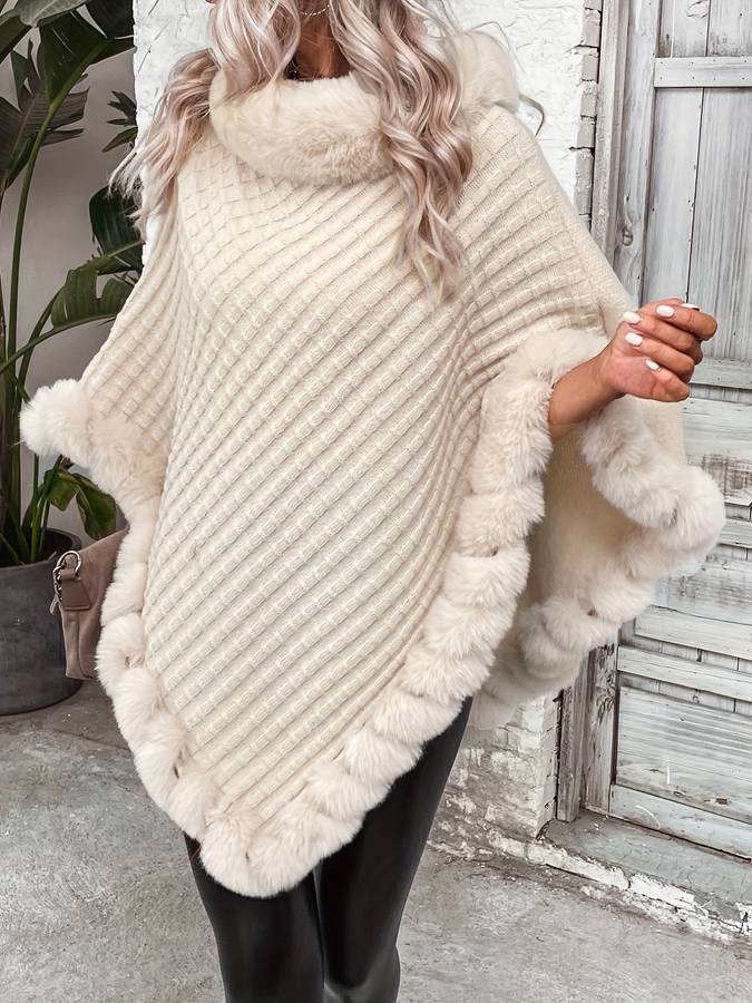 Beige poncho met imitatiebont