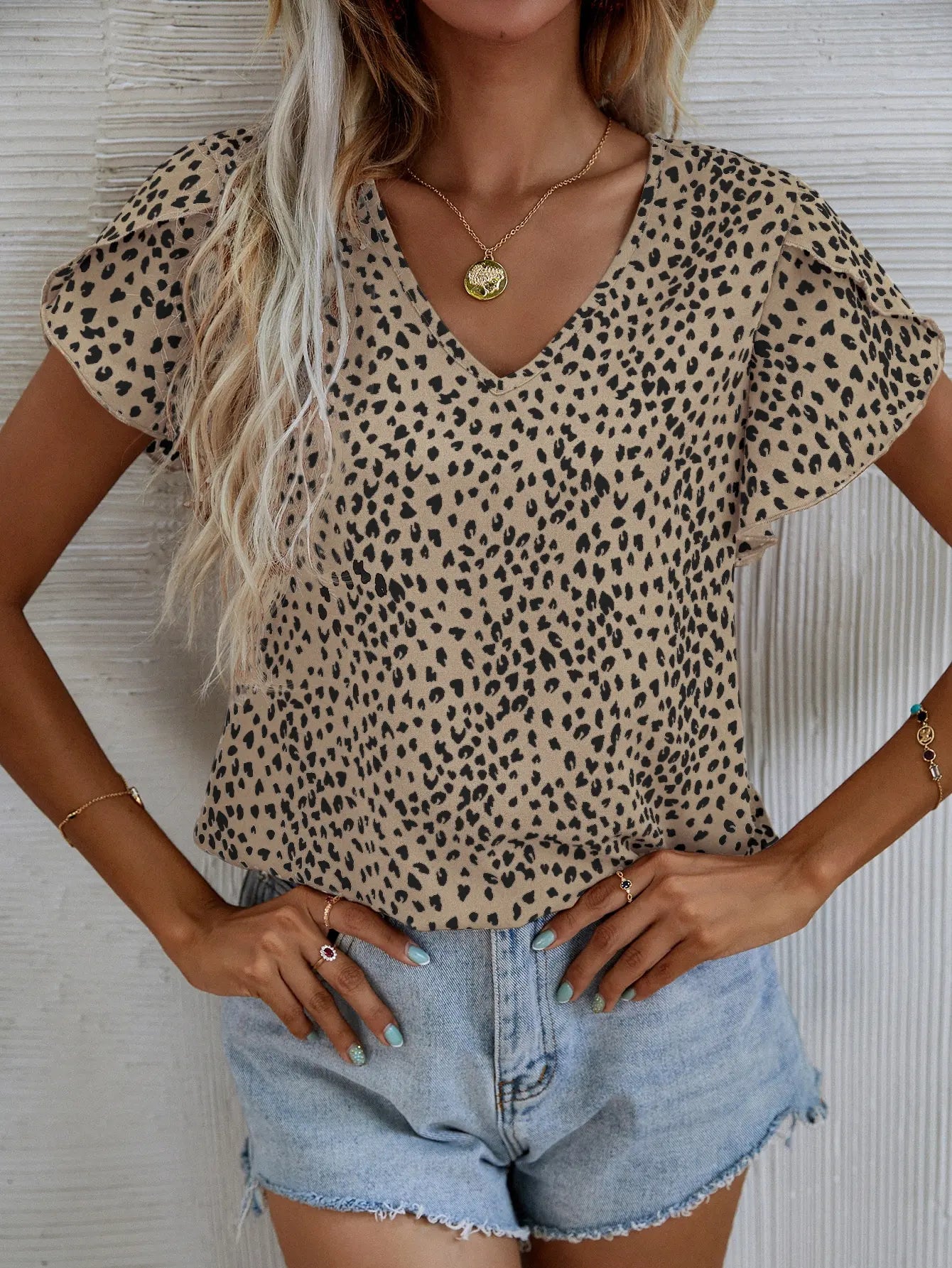 Sybil - Slanke zomer blouse zonder kraag met korte mouwen