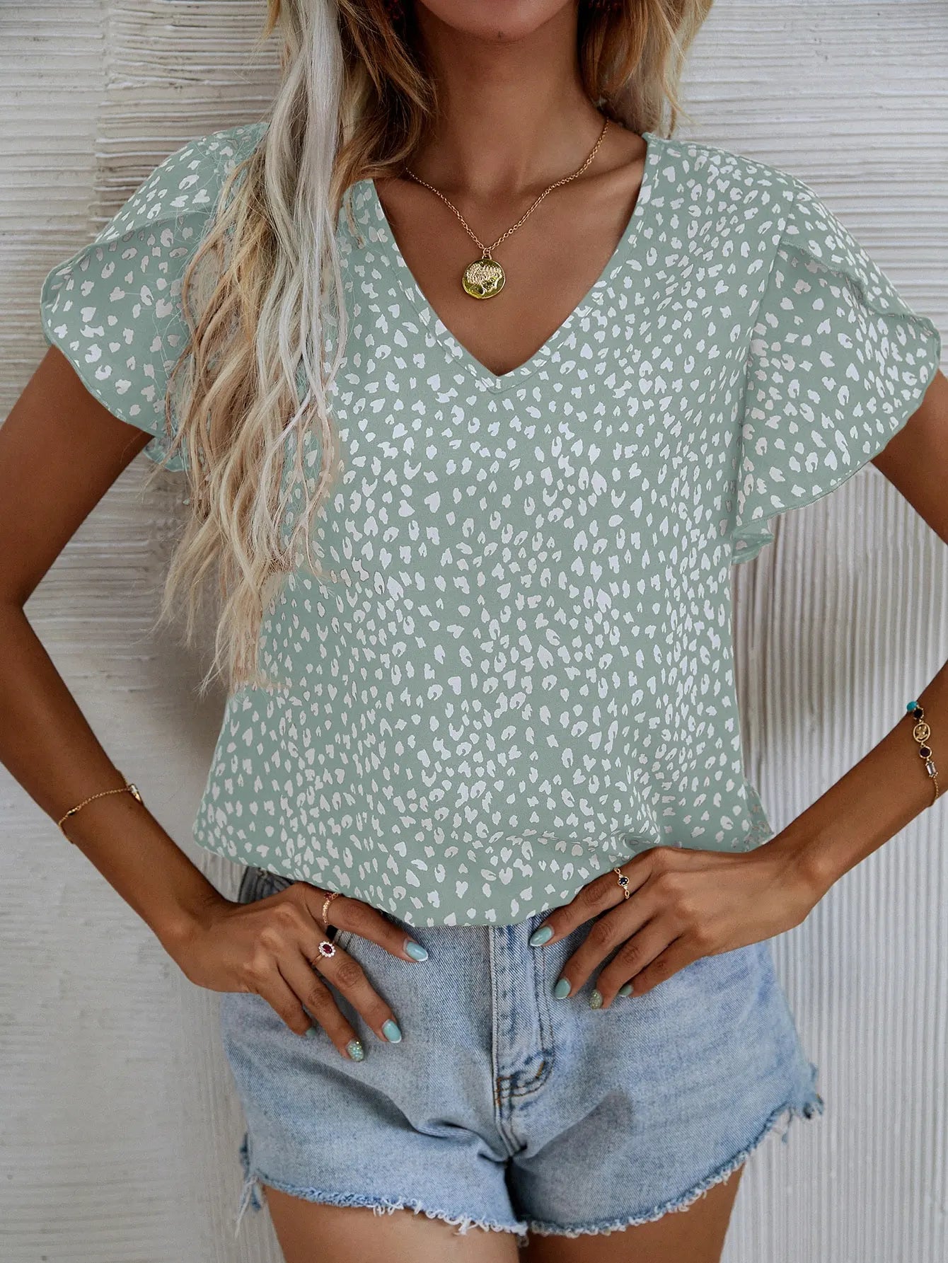 Sybil - Slanke zomer blouse zonder kraag met korte mouwen