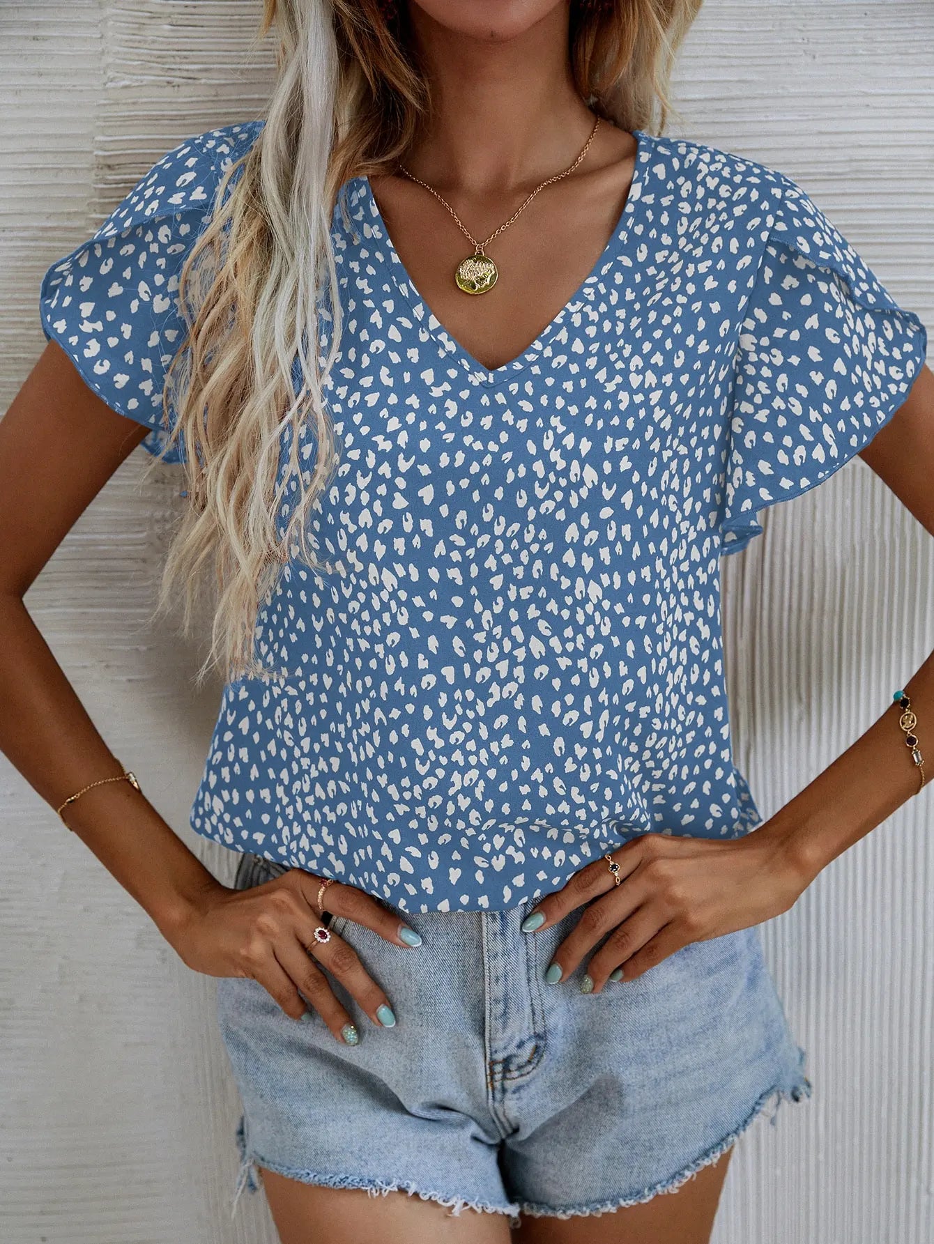 Sybil - Slanke zomer blouse zonder kraag met korte mouwen